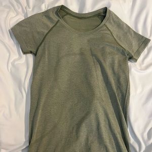 NWOT Lululemon Shirt